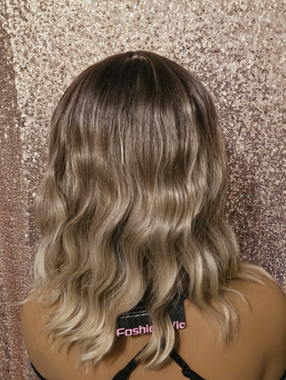 Wig - Picture 3 of 5